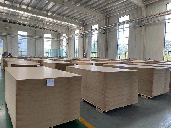 Mexico Market 1220x2440x18mm,1830x3660mm PLAIN MDF, Medium Density Fiberboard,HDF