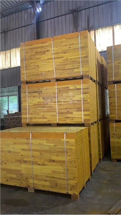 3-ply Spruce Vaj Huam Sib Luag