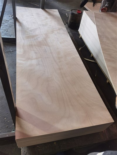 910/810/710 * 2150 Qhov rooj tawv Plywood